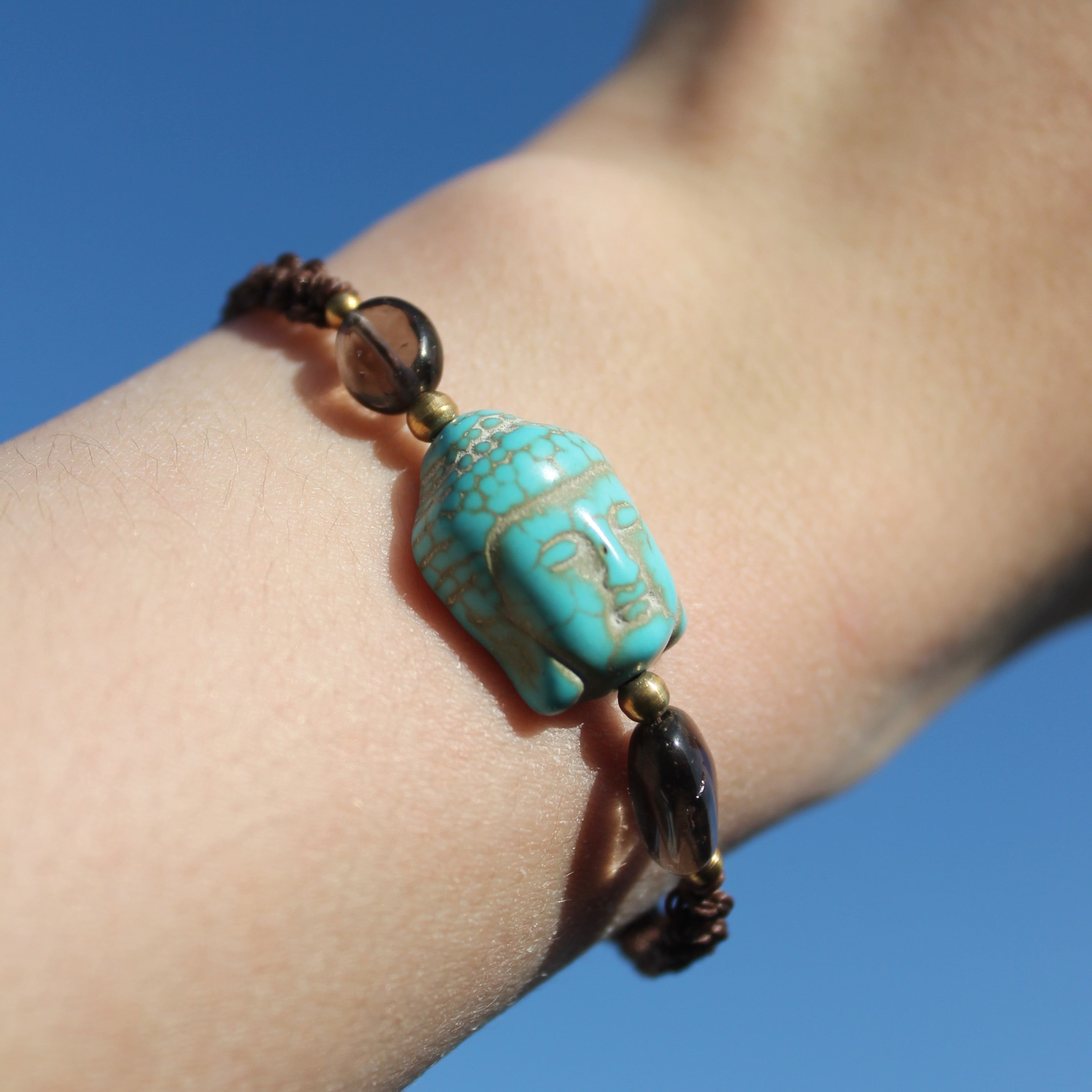 Rauchquarz mit Buddha Edelsteinarmband Makramee goldfarben