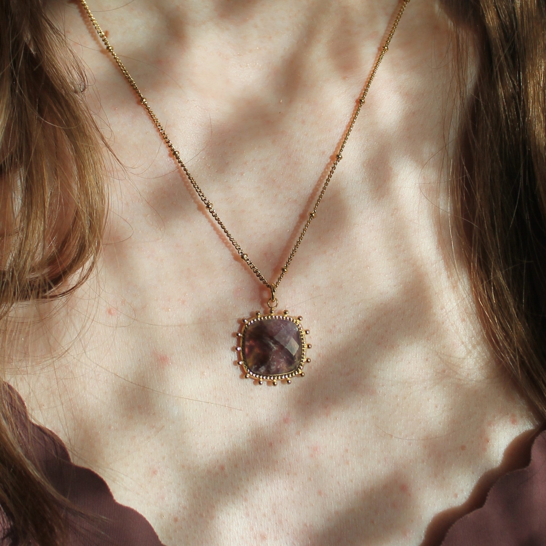 Amethyst SOL Edelsteinanhänger Kette goldfarben