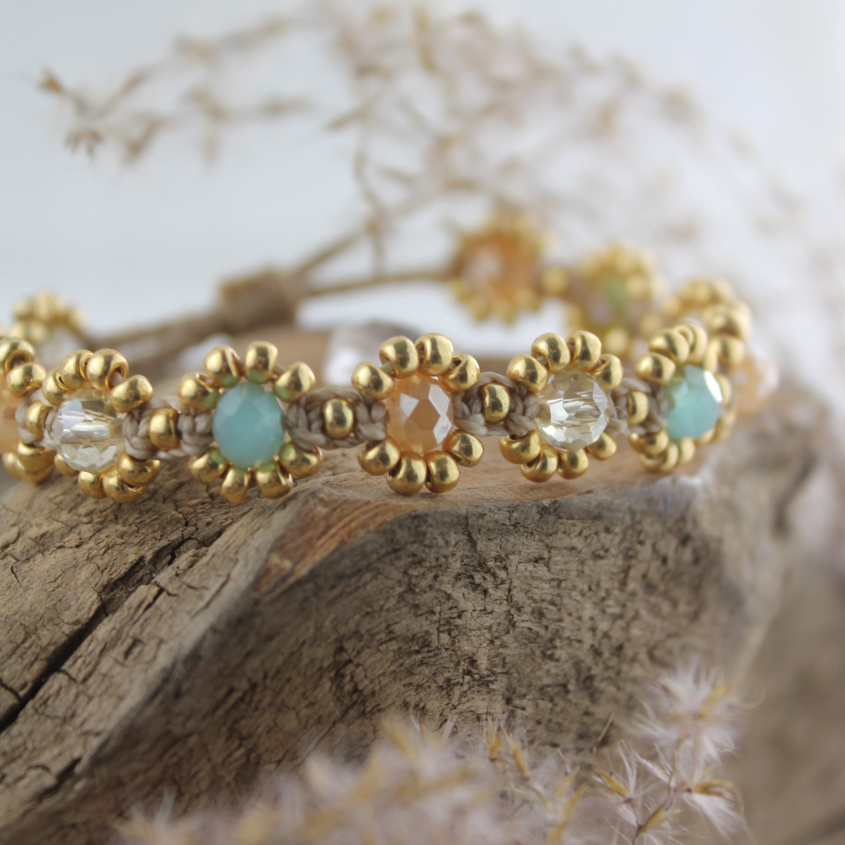 SONA MINT Armband Makramee goldfarben