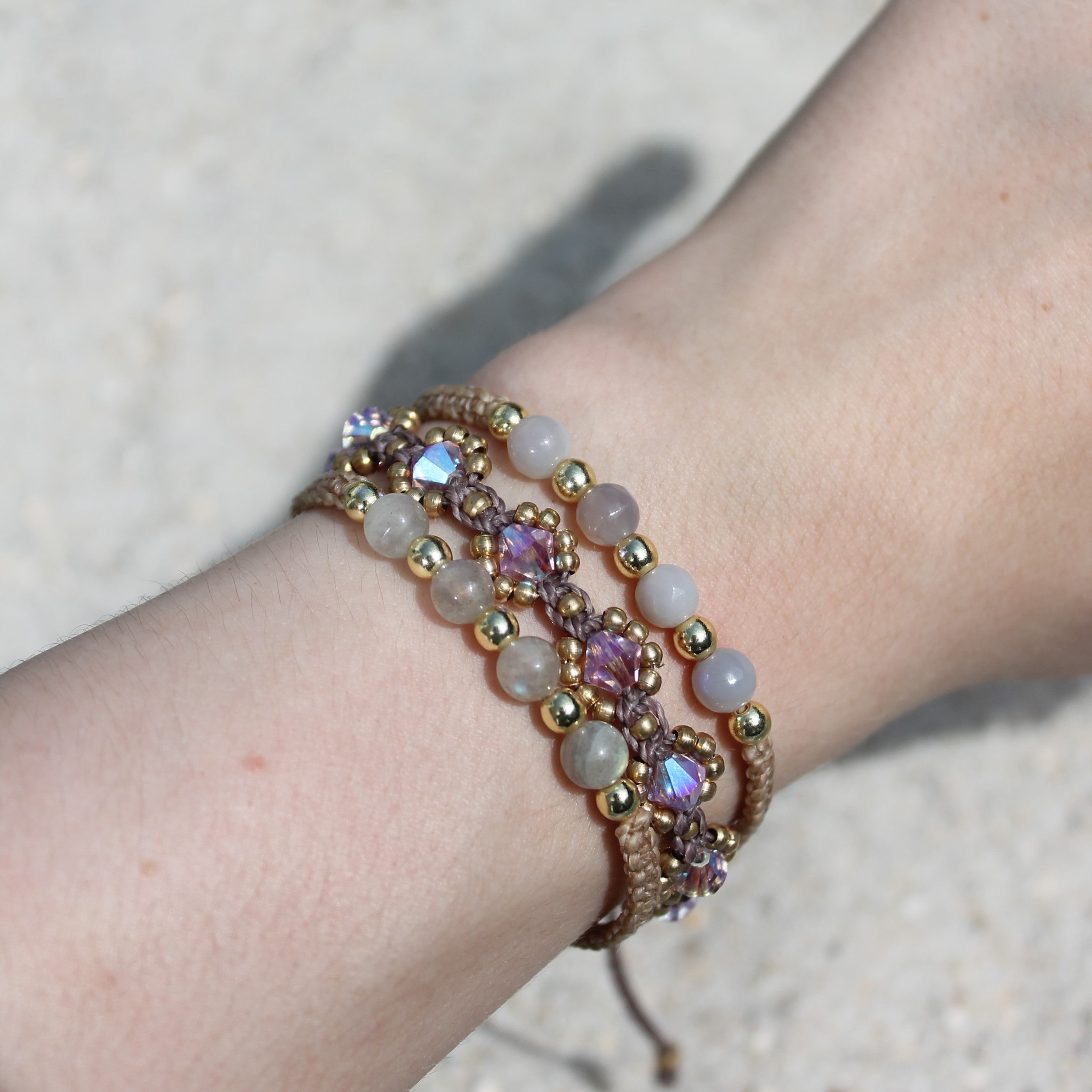 MEDEA Labradorit Edelsteinarmband Makramee personalisiert gold- oder silberfarben