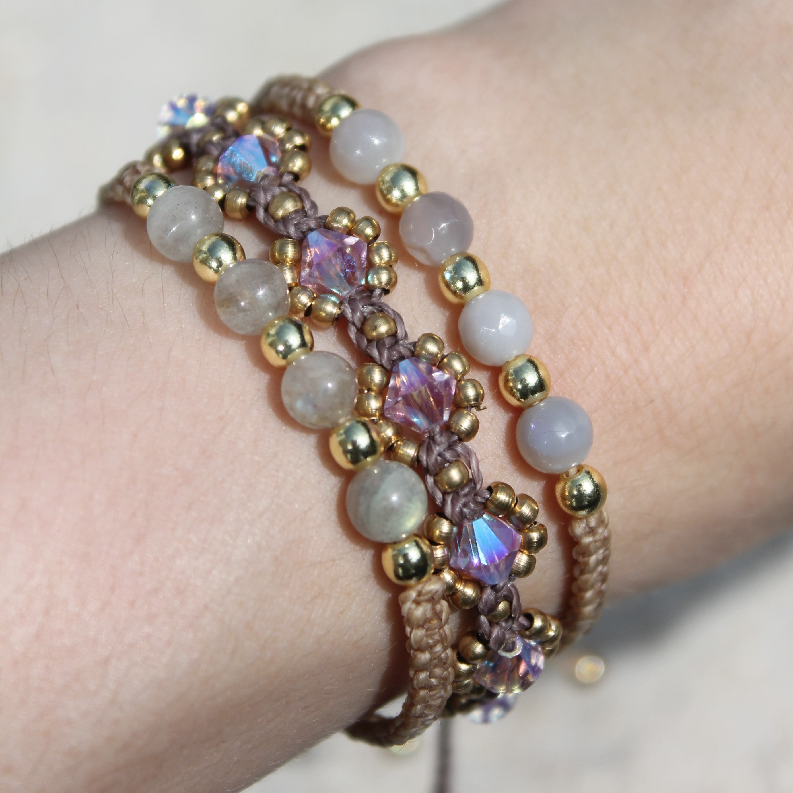 MEDEA Labradorit Edelsteinarmband Makramee personalisiert gold- oder silberfarben