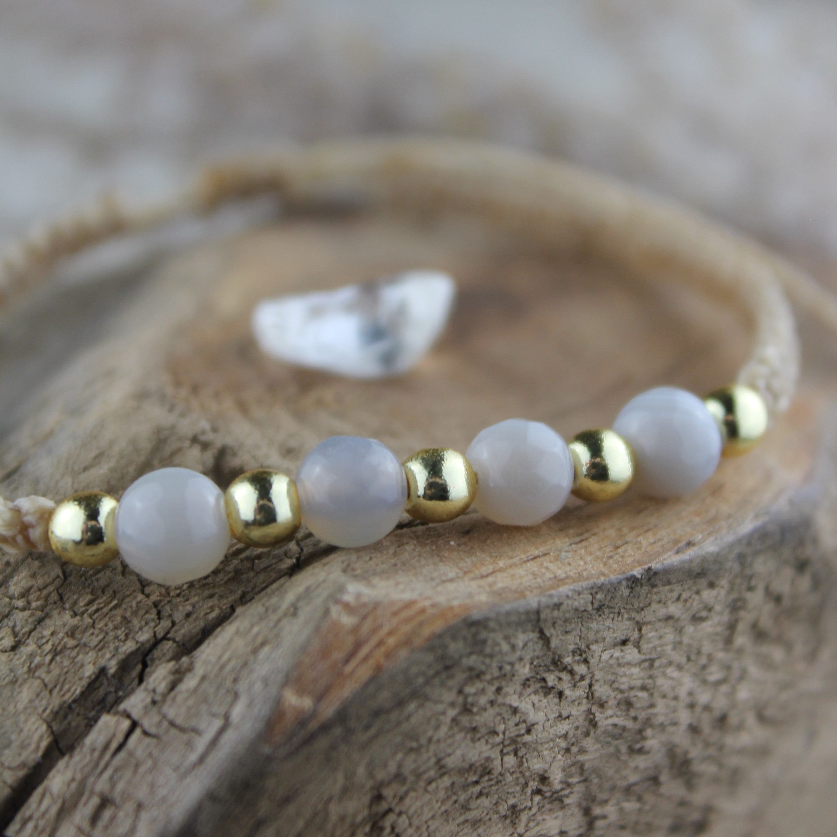 MEDEA Achat grau Edelsteinarmband Makramee personalisiert gold- oder silberfarben