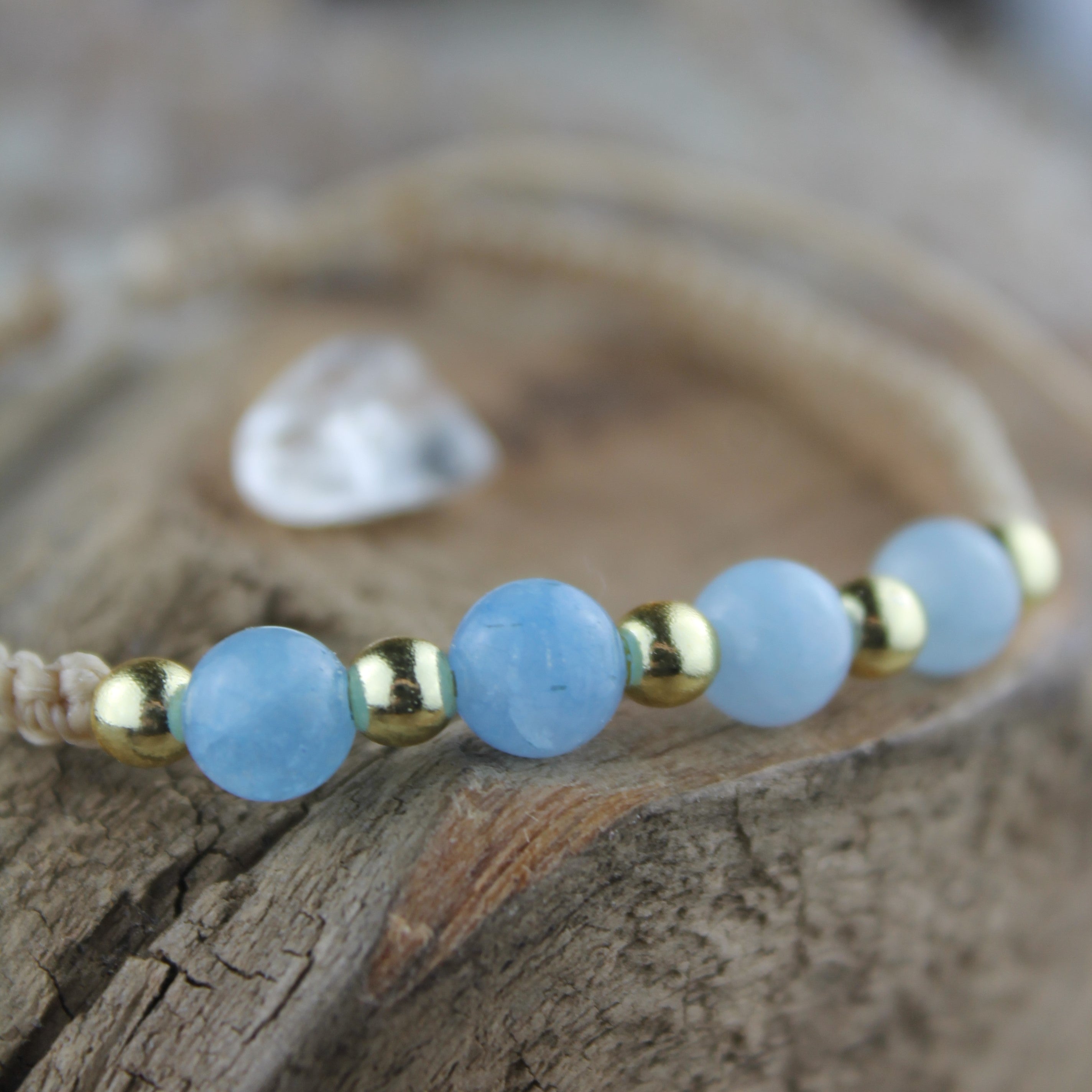 MEDEA Aquamarin Edelsteinarmband Makramee personalisiert gold- oder silberfarben