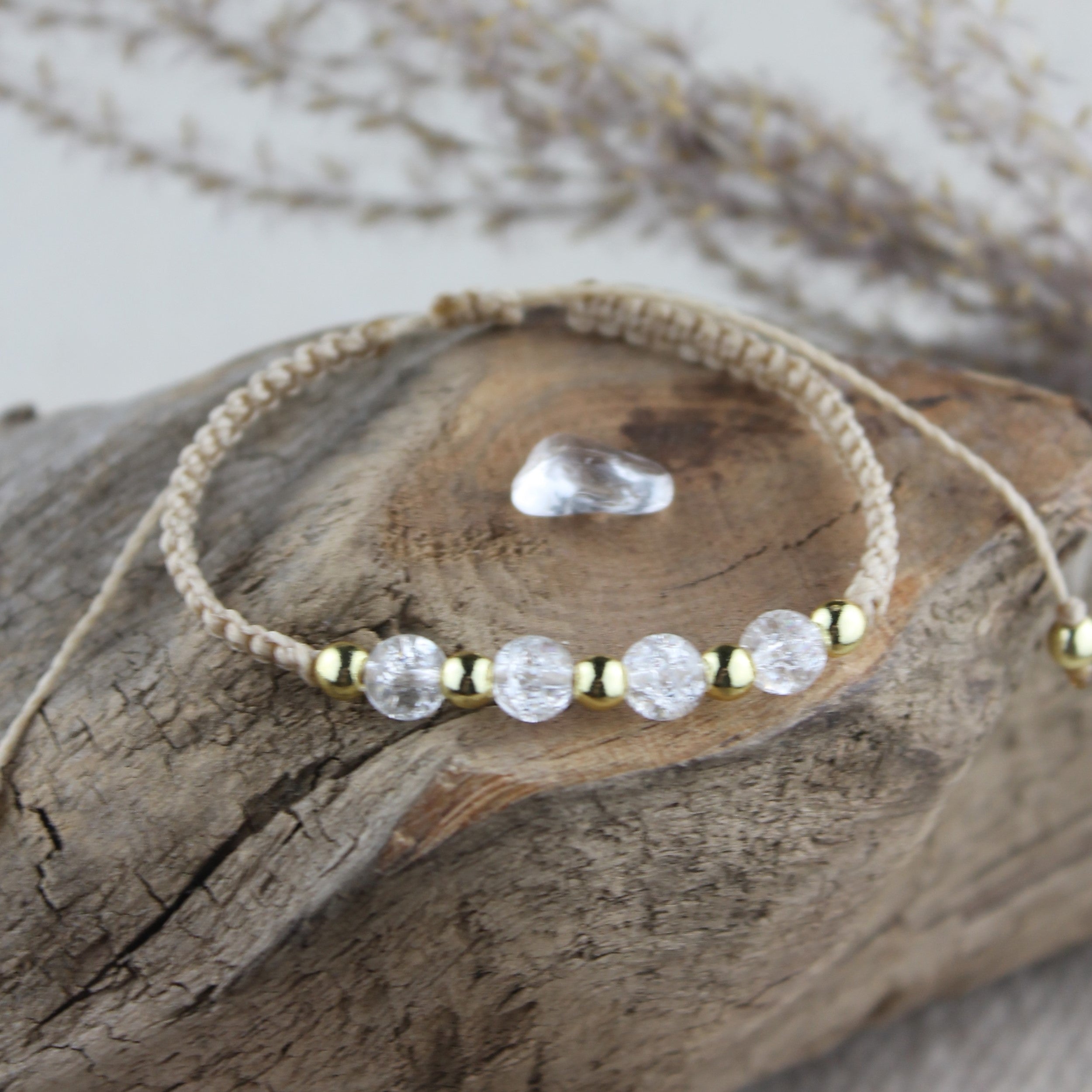 MEDEA Bergkristall Edelsteinarmband Makramee personalisiert gold- oder silberfarben