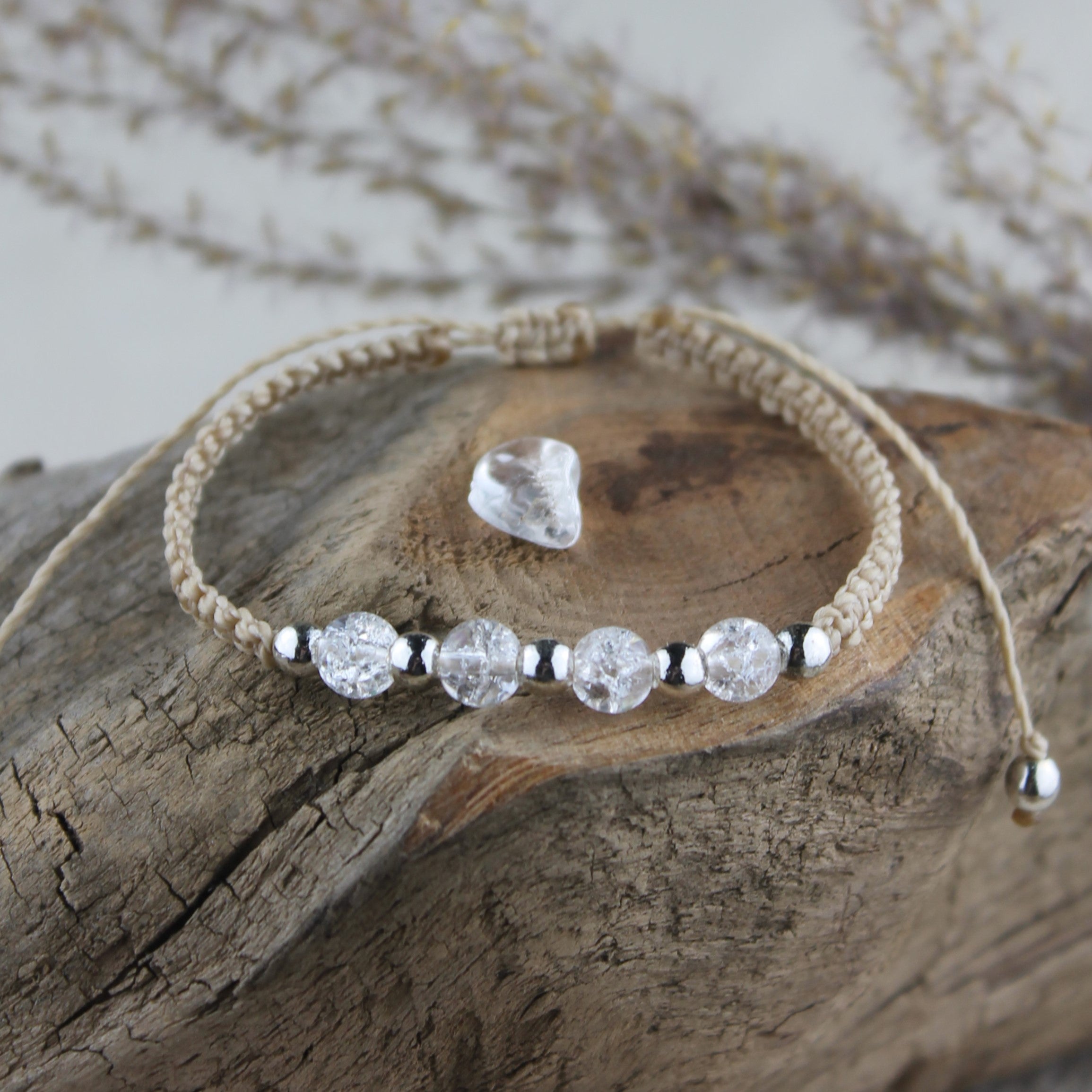 MEDEA Bergkristall Edelsteinarmband Makramee personalisiert gold- oder silberfarben