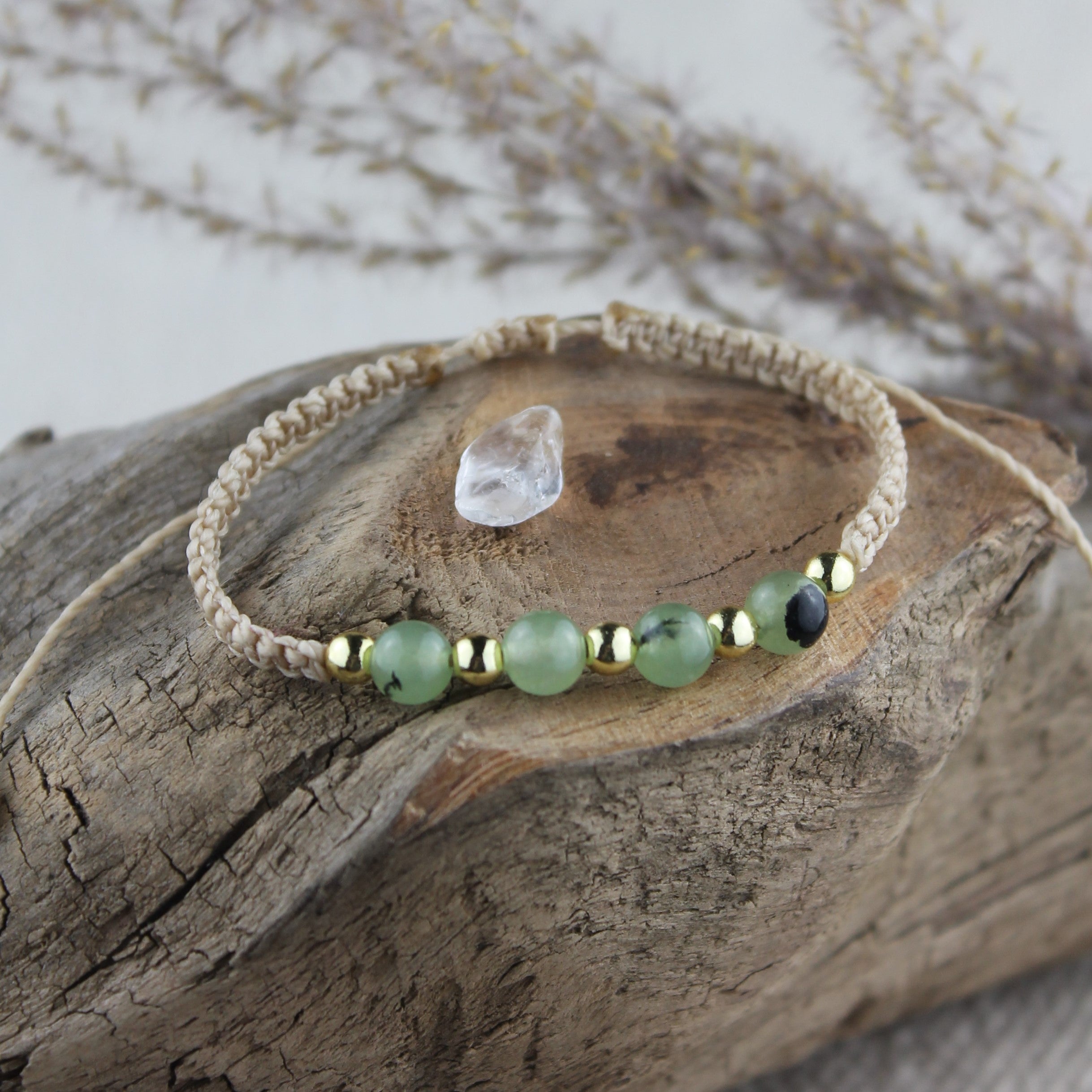 MEDEA Olivin Edelsteinarmband Makramee personalisiert gold- oder silberfarben