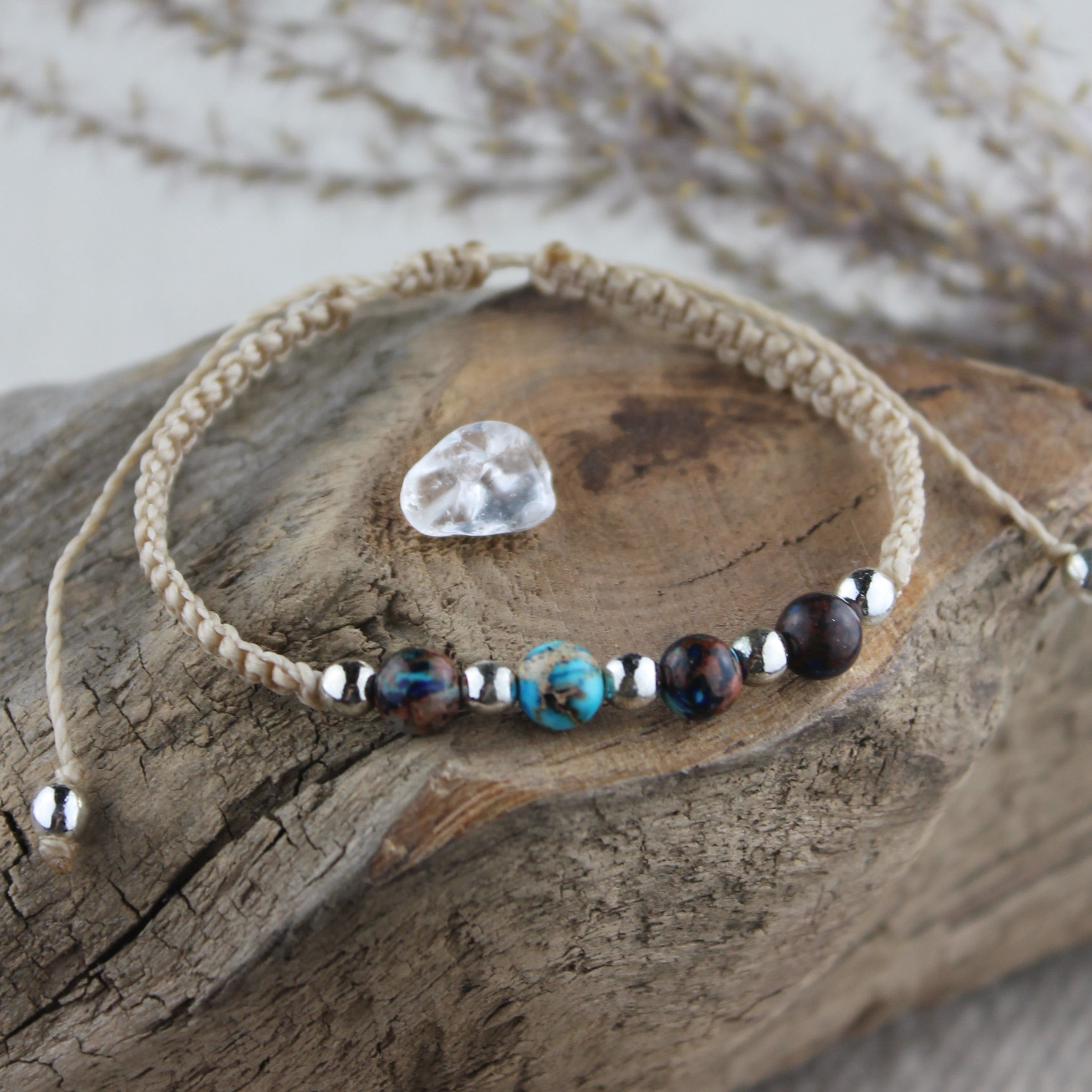 MEDEA Jaspis blau Edelsteinarmband Makramee personalisiert gold- oder silberfarben