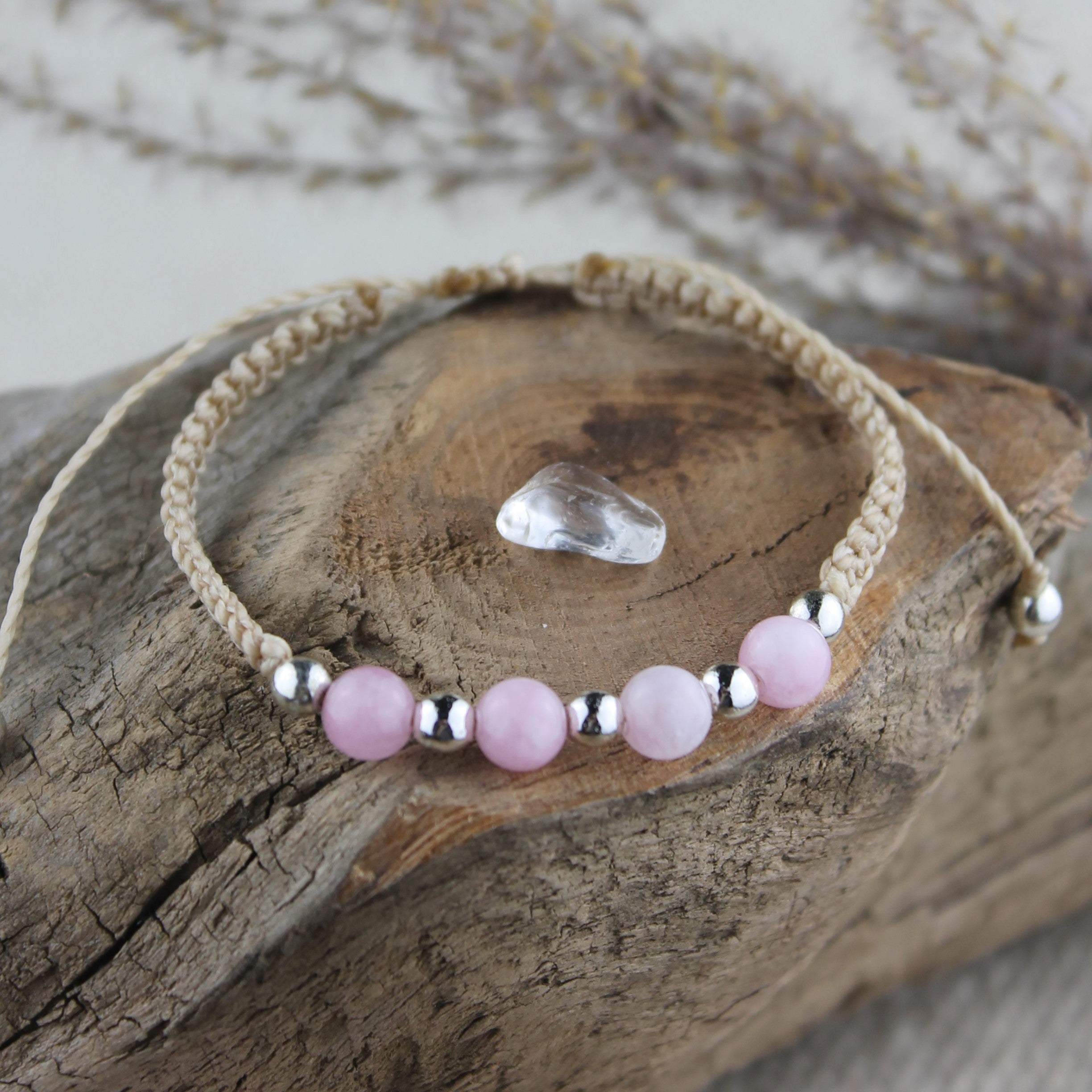 MEDEA Kunzit Edelsteinarmband Makramee personalisiert gold- oder silberfarben
