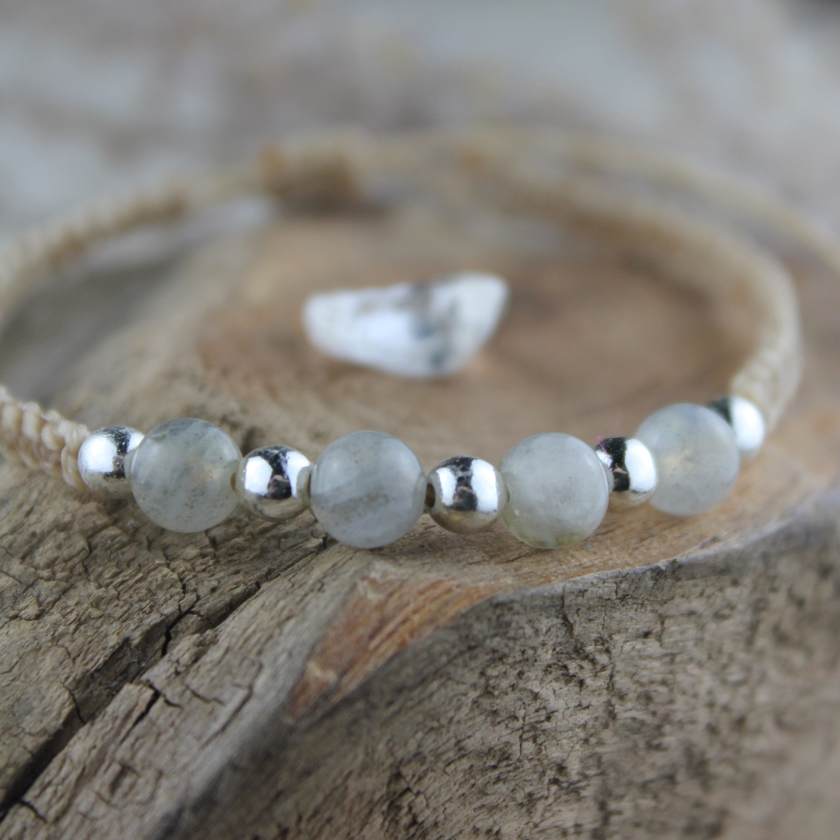 MEDEA Labradorit Edelsteinarmband Makramee personalisiert gold- oder silberfarben