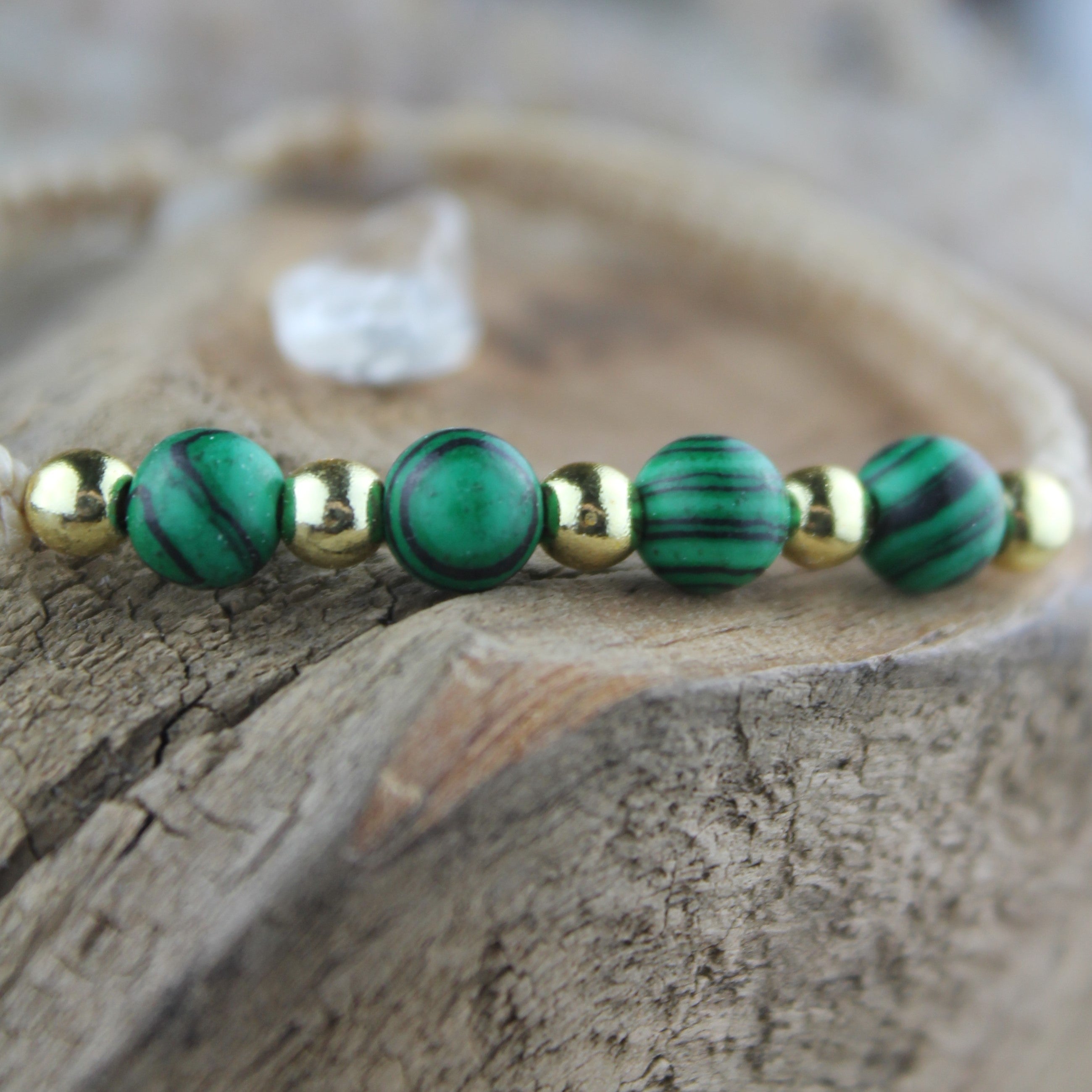 MEDEA Malachit Edelsteinarmband Makramee personalisiert gold- oder silberfarben