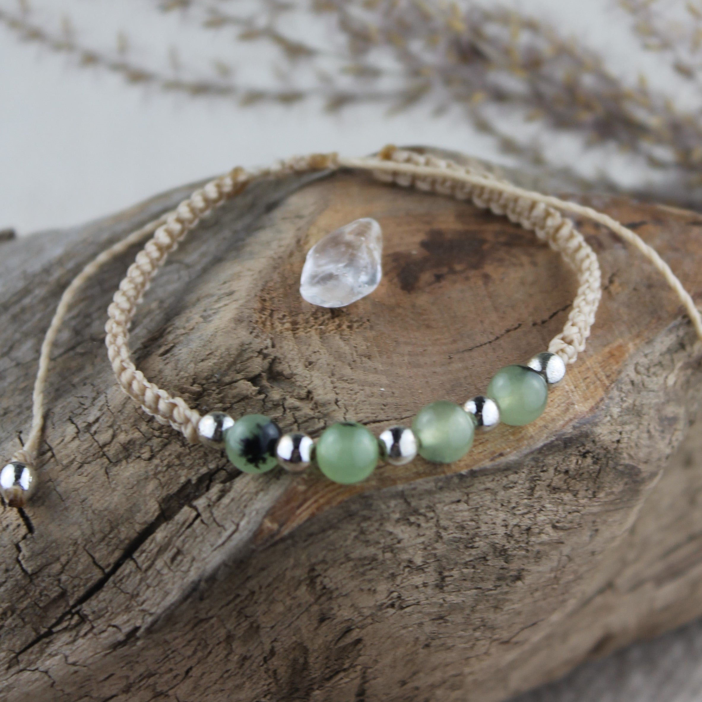 MEDEA Olivin Edelsteinarmband Makramee personalisiert gold- oder silberfarben