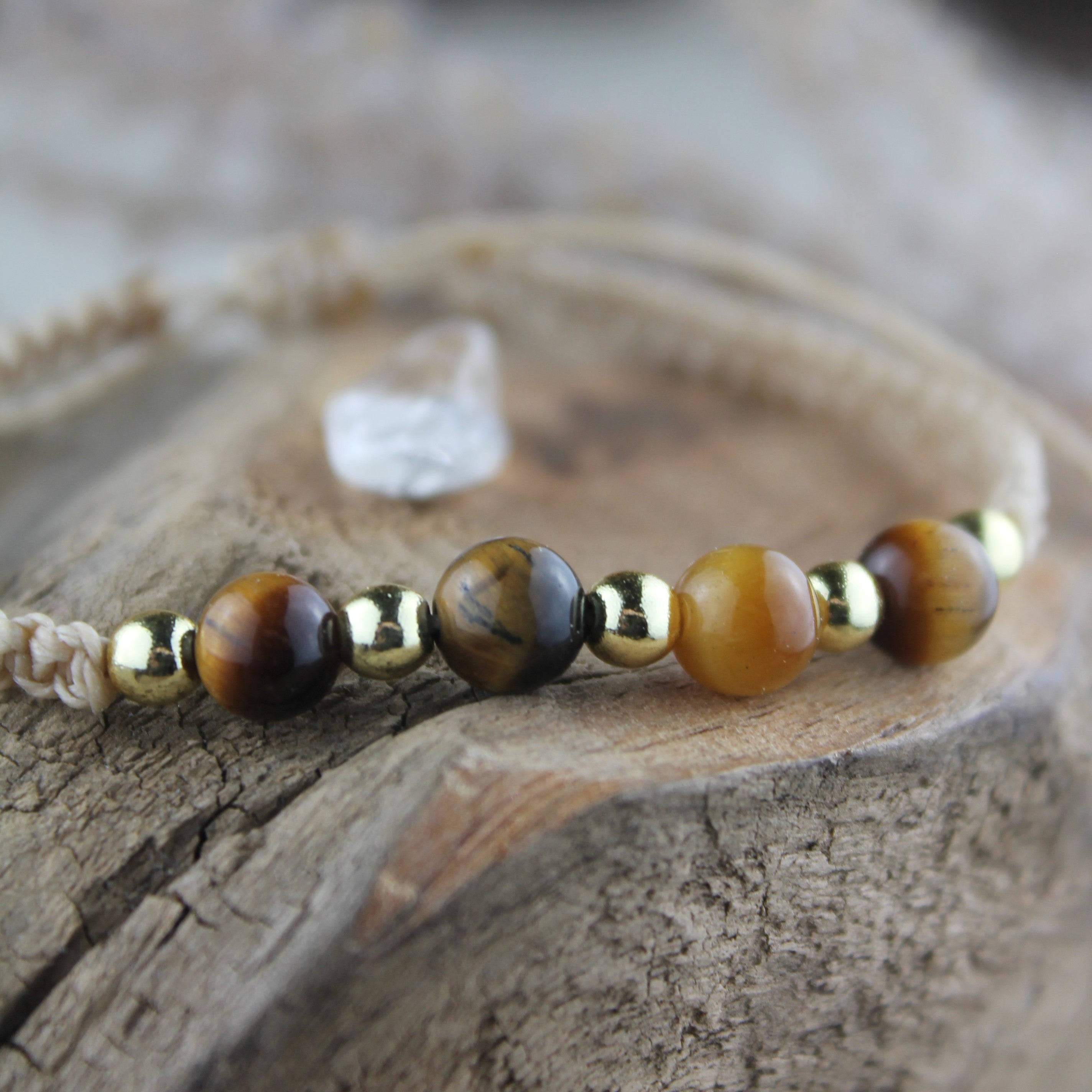 MEDEA Tigerauge Edelsteinarmband Makramee personalisiert gold- oder silberfarben