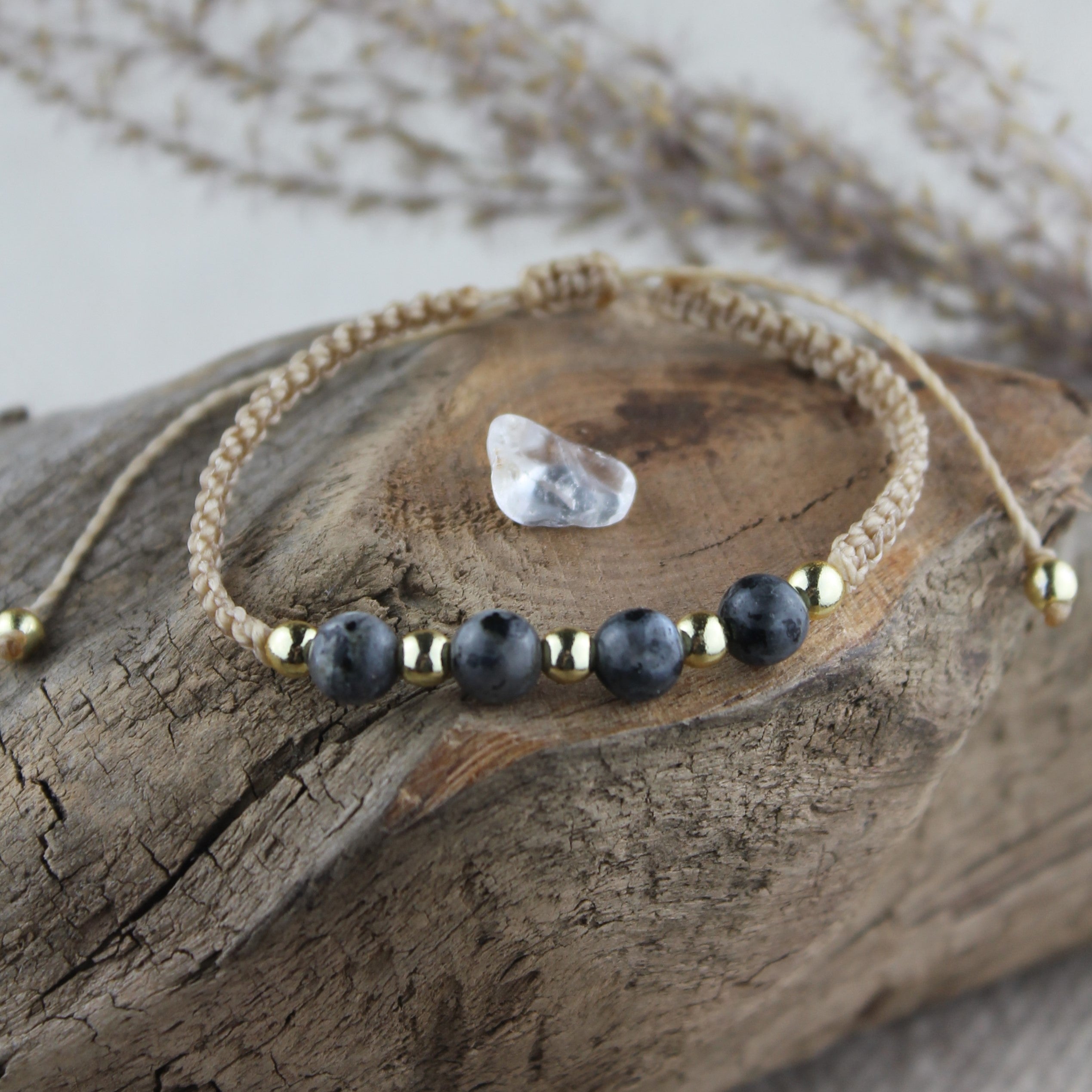 MEDEA Labradorit dark Edelsteinarmband Makramee personalisiert gold- oder silberfarben
