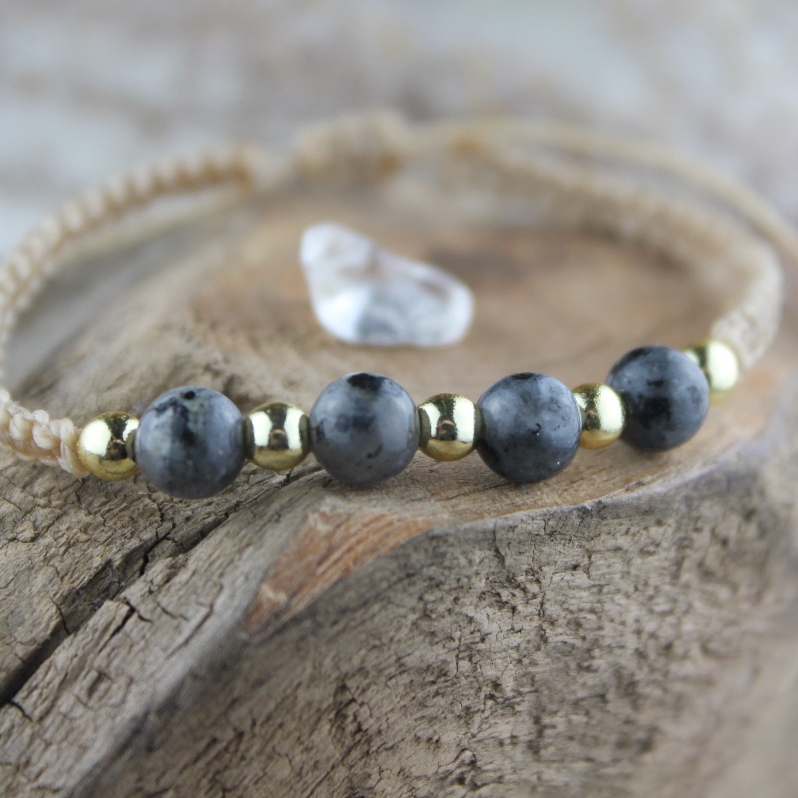 MEDEA Labradorit dark Edelsteinarmband Makramee personalisiert gold- oder silberfarben