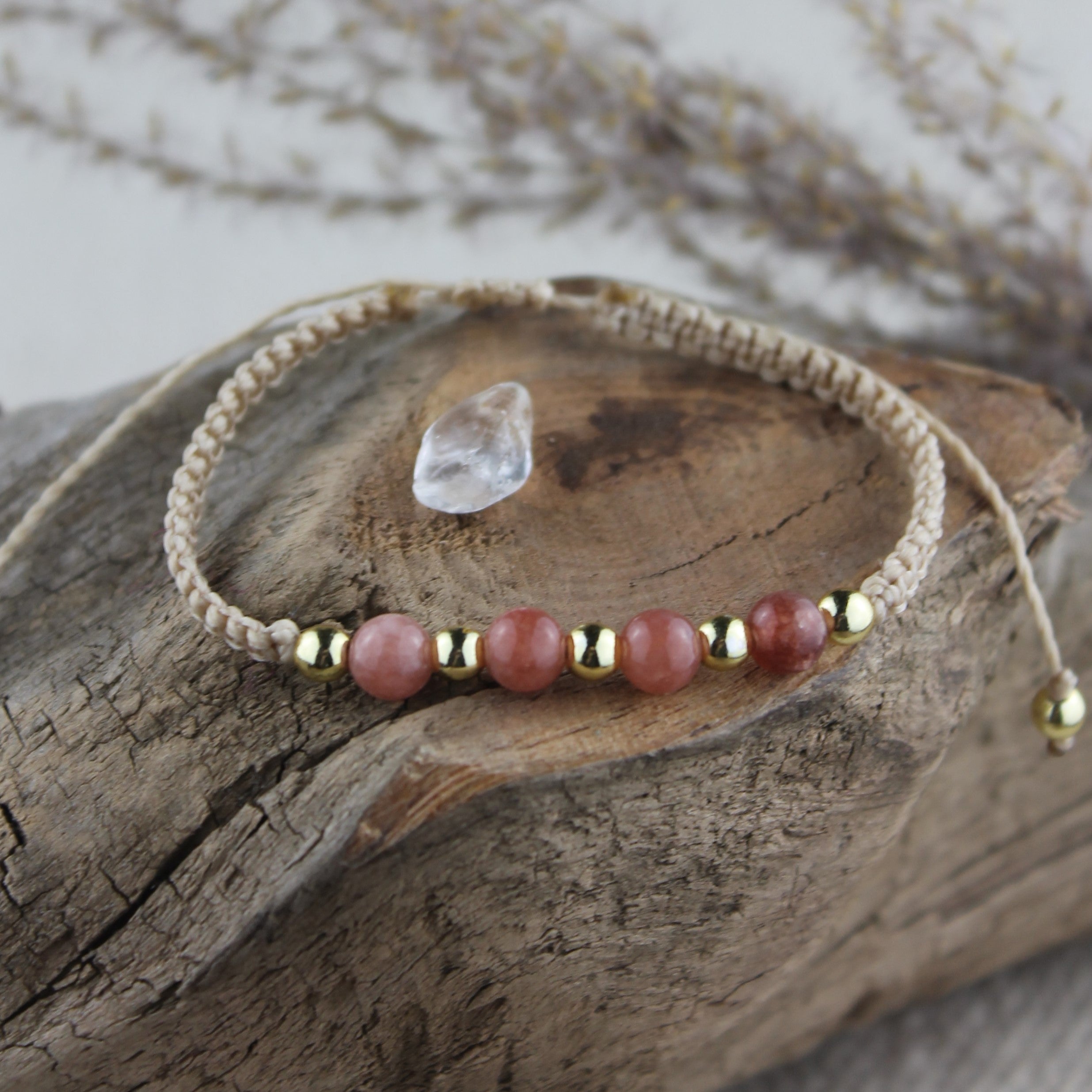 MEDEA Sonnenstein Edelsteinarmband Makramee personalisiert gold- oder silberfarben