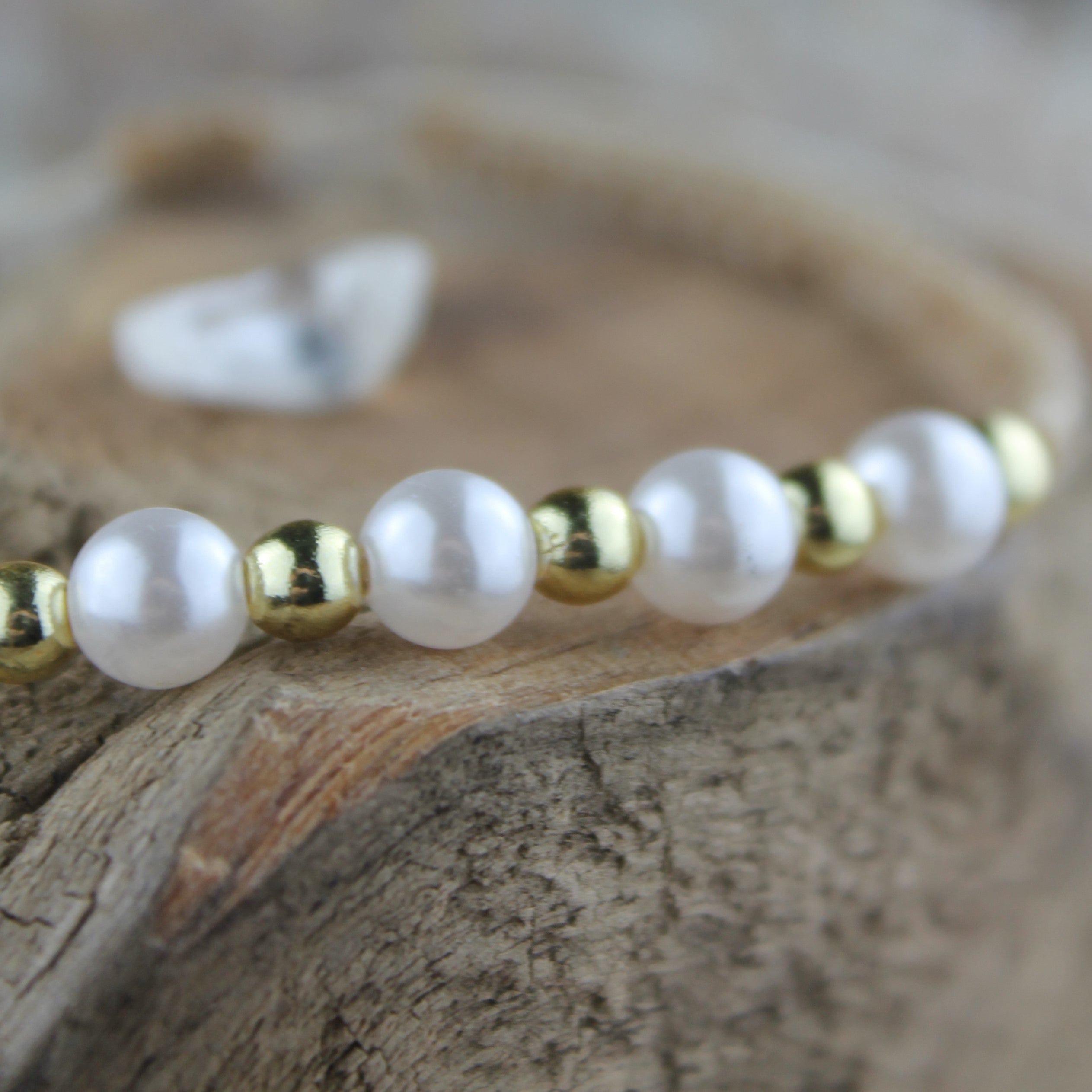 MEDEA Perlen Armband Makramee personalisiert gold- oder silberfarben