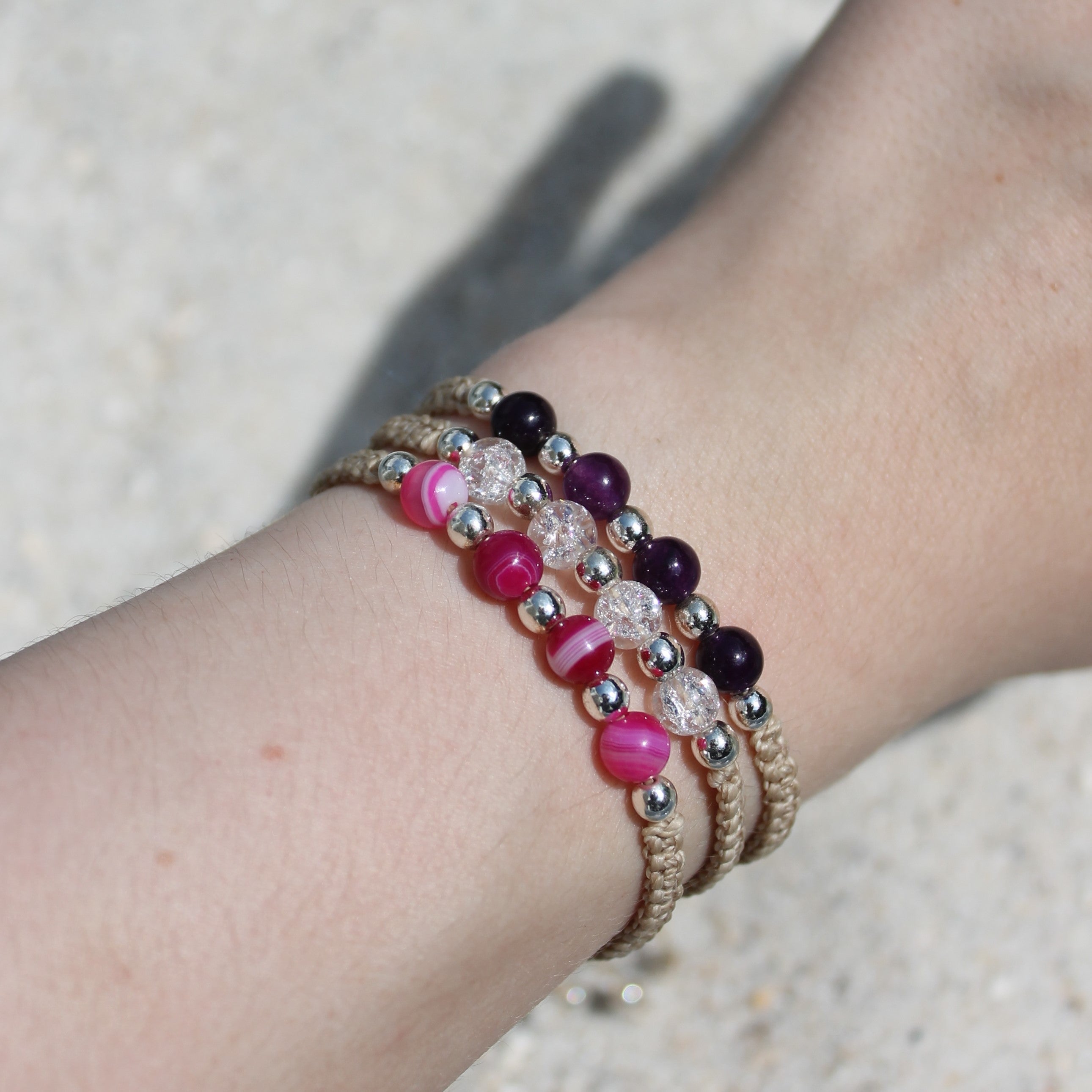 MEDEA Amethyst Edelsteinarmband Makramee personalisiert gold- oder silberfarben