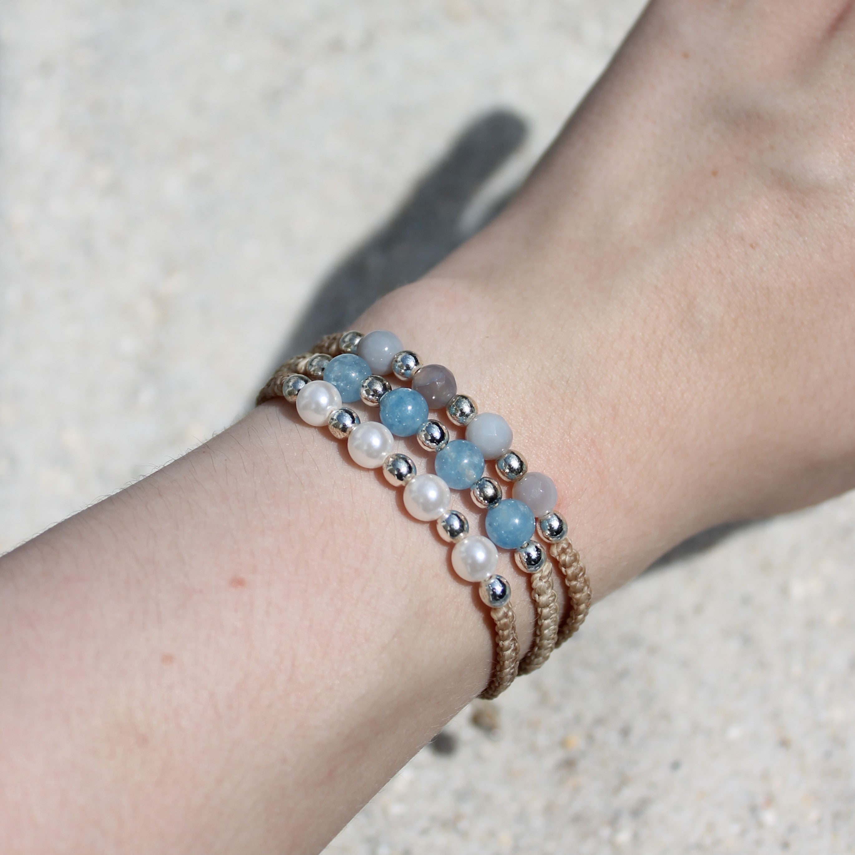 MEDEA Aquamarin Edelsteinarmband Makramee personalisiert gold- oder silberfarben
