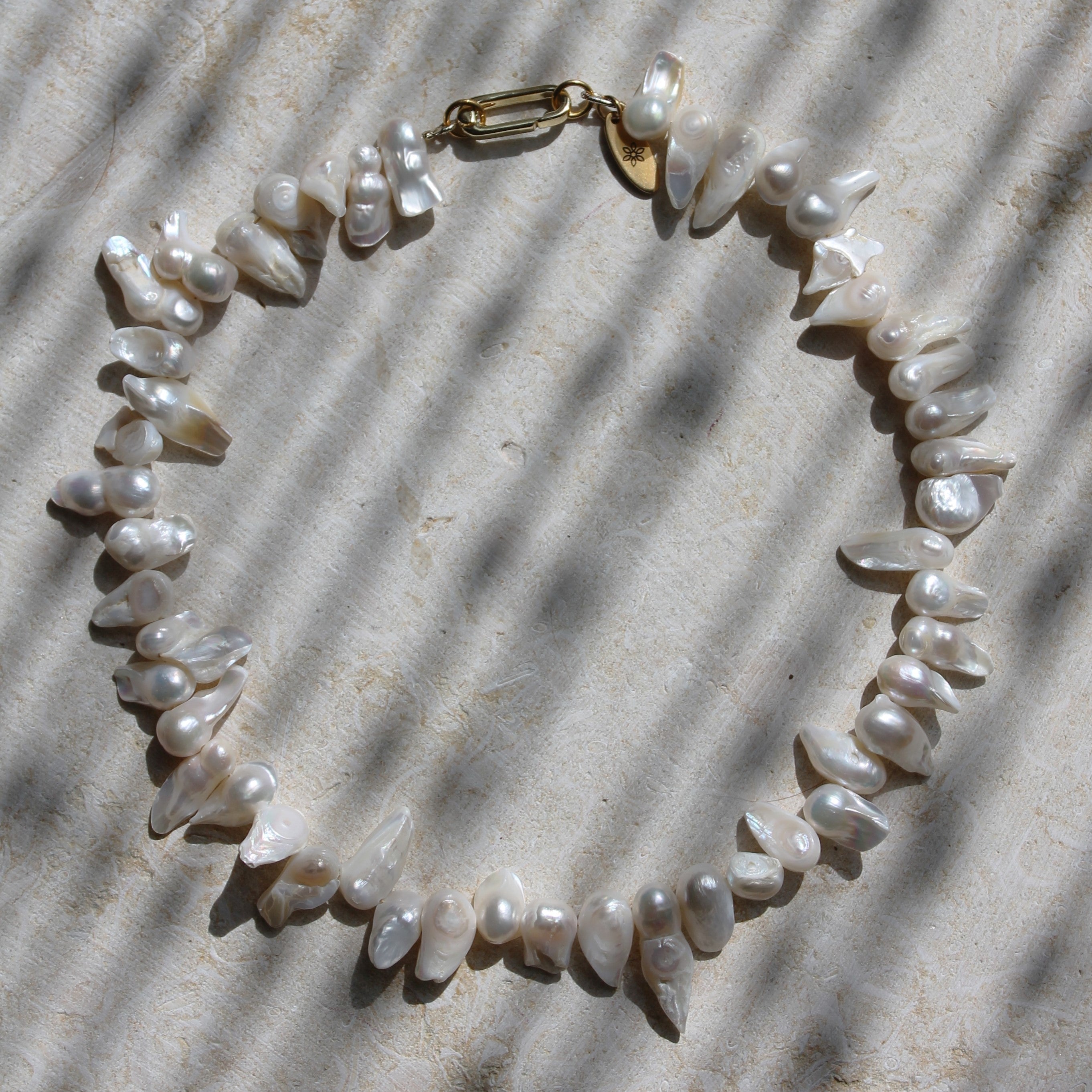 Süßwasserperlen Zähne Choker Kette goldfarben